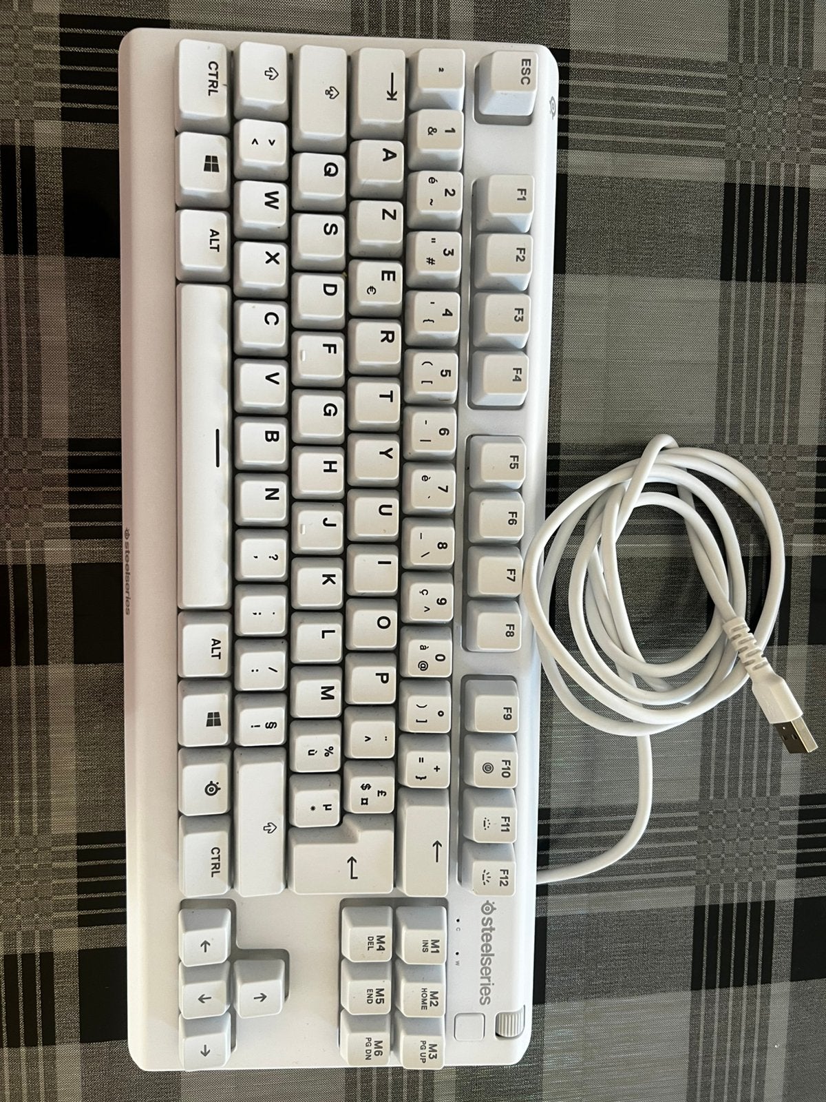 Clavier de jeu, Enlèvement, Comme neuf