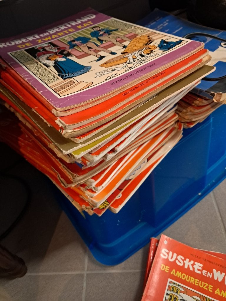 Stapel strips Suske Wiske, Boeken, Ophalen