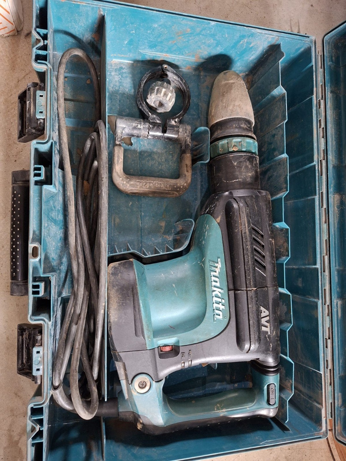 makita breekhamer, Doe-het-zelf en Bouw, Gereedschap | Boormachines, Ophalen, Gebruikt, 600 watt of meer, Boor- en/of Breekhamer
