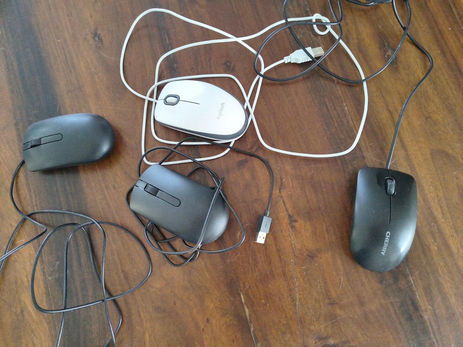 Simpele computermuis met draad, Ophalen