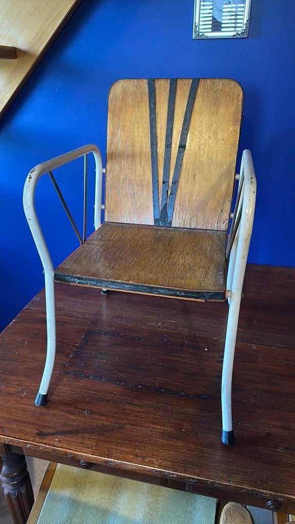 Chaise enfant années ‘60, Enlèvement