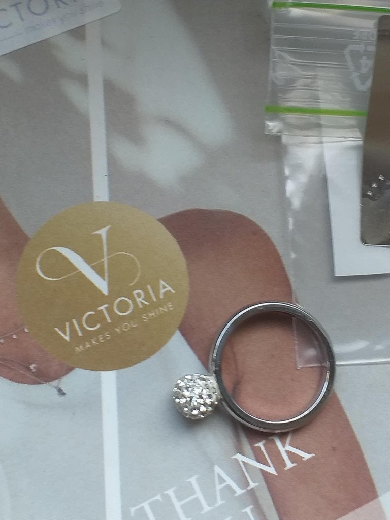 Ring Victoria, Met strass, Nieuw, Ophalen of Verzenden, Kleiner dan 17