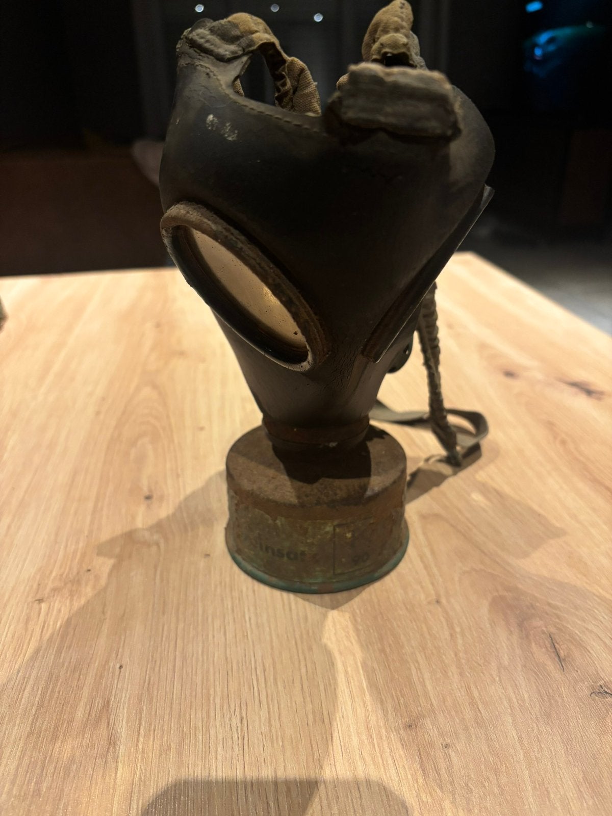 Militaire gasmasker, Verzamelen, Ophalen
