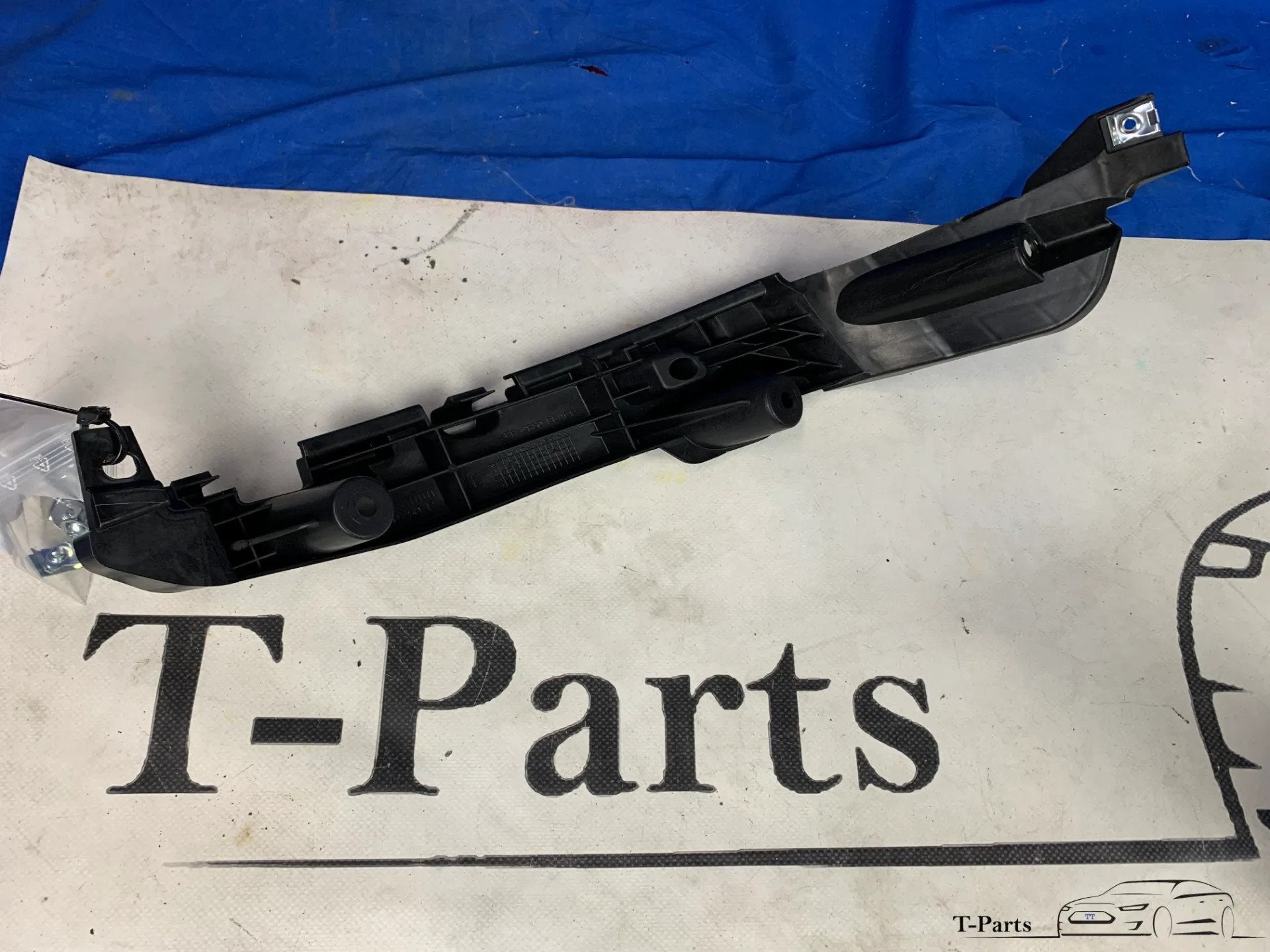 opel grandland houder 51000750R, Info@fabrikant.eu, Opel, Fabrikantstraat 1
1000 AA  Amsterdam, Fabrikant BV