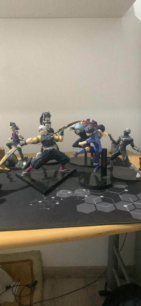 11 Figurine manga, Enlèvement, Comme neuf