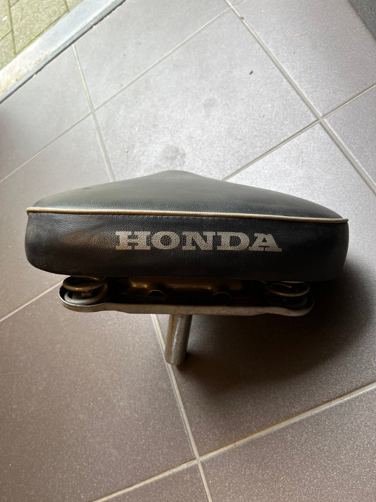 Zadel honda amigo novio, Enlèvement, Comme neuf, Selle
