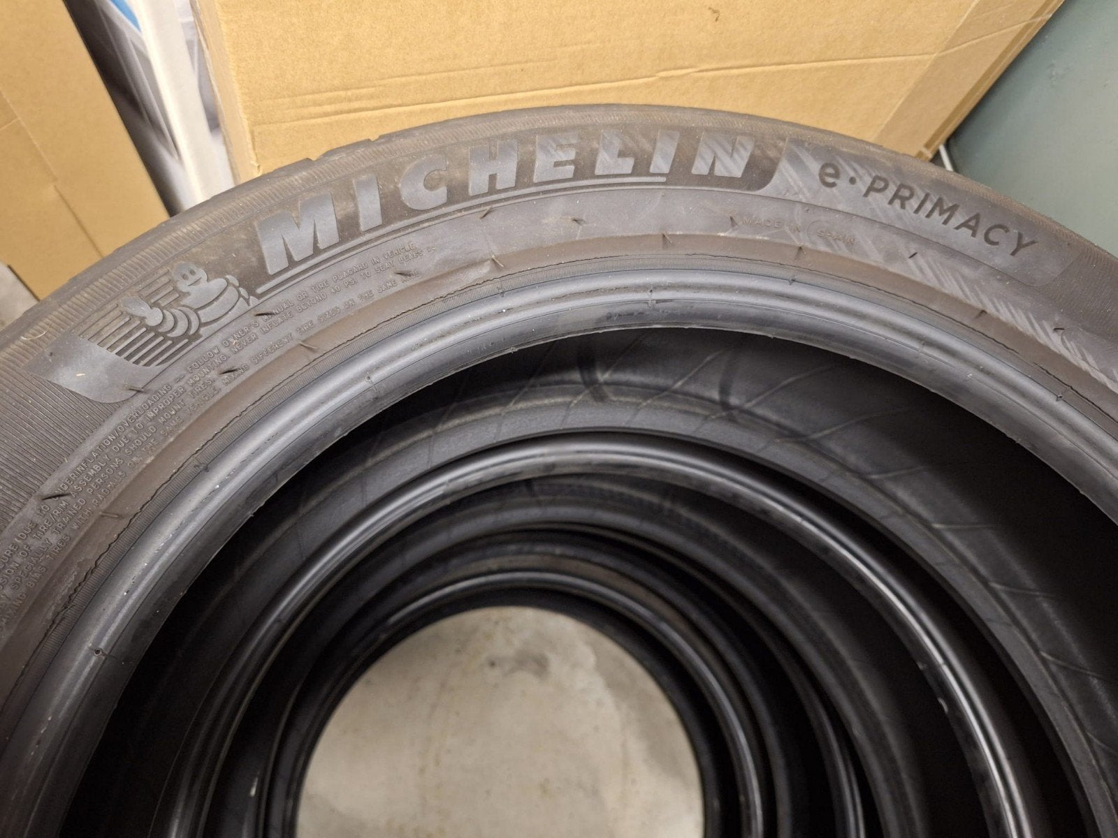 Lot de 4 pneus été Michelin primacy 205/55 R19 97V.