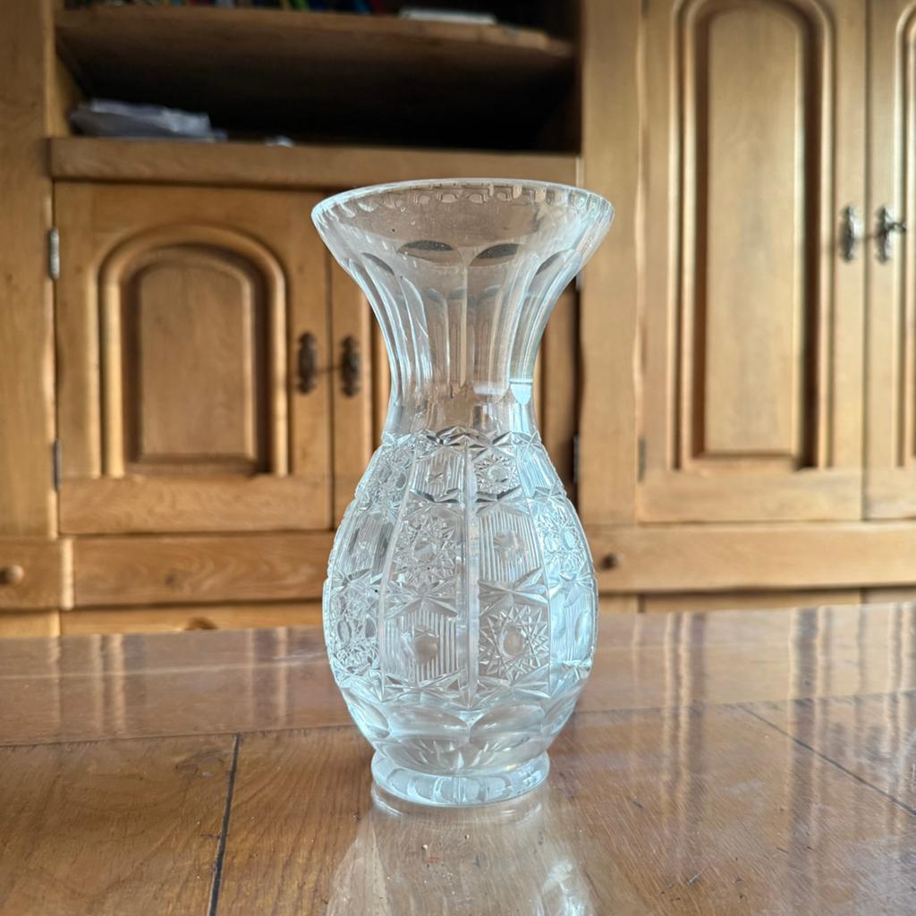 Vase en cristal taillé style ancien – décoration vintage, Envoi