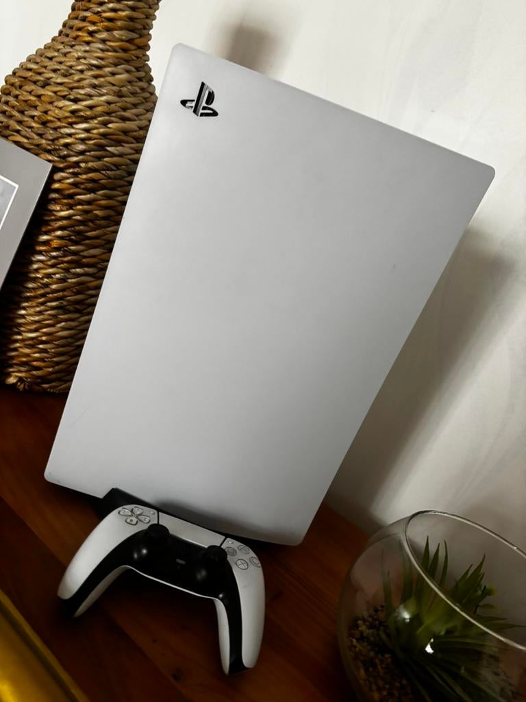 PS5 neuve avec 2 manettes, Enlèvement, Comme neuf