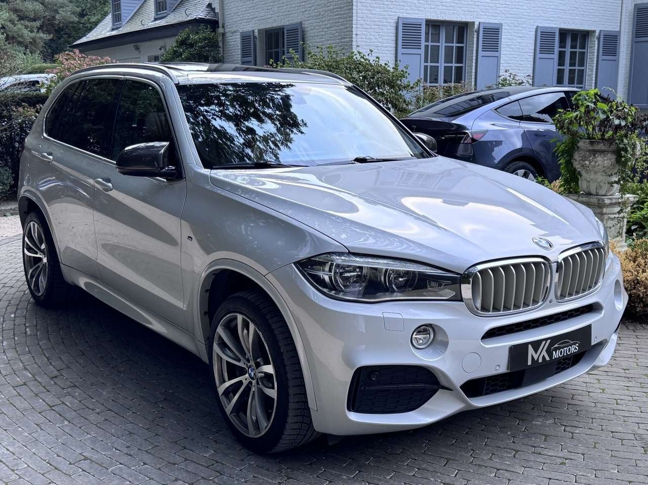 BMW X5 M 50d Individual • Pano • HUD • Harman Kardon • 360°, Auto's, 2993 cc, 0 kg, Wit, 5 deurs