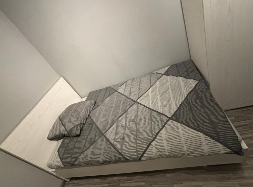 Slaapkamer te koop – zo goed als nieuw, Dieren en Toebehoren, Hondenbenches, Zo goed als nieuw, Ophalen