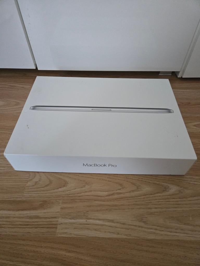 Macbook pro 15 inch retina van 2015 met 16gb en 500gb opslag, Ophalen
