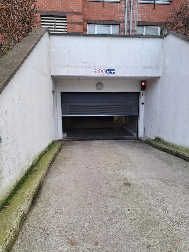 Emplacement de voiture à louer aux Jardins de Jettes, Brussel