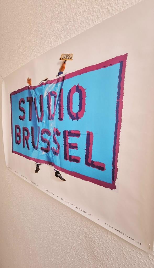 Retro Studio Brussel poster affiche, Met lijst, Rechthoekig Liggend, Ophalen of Verzenden, Zo goed als nieuw