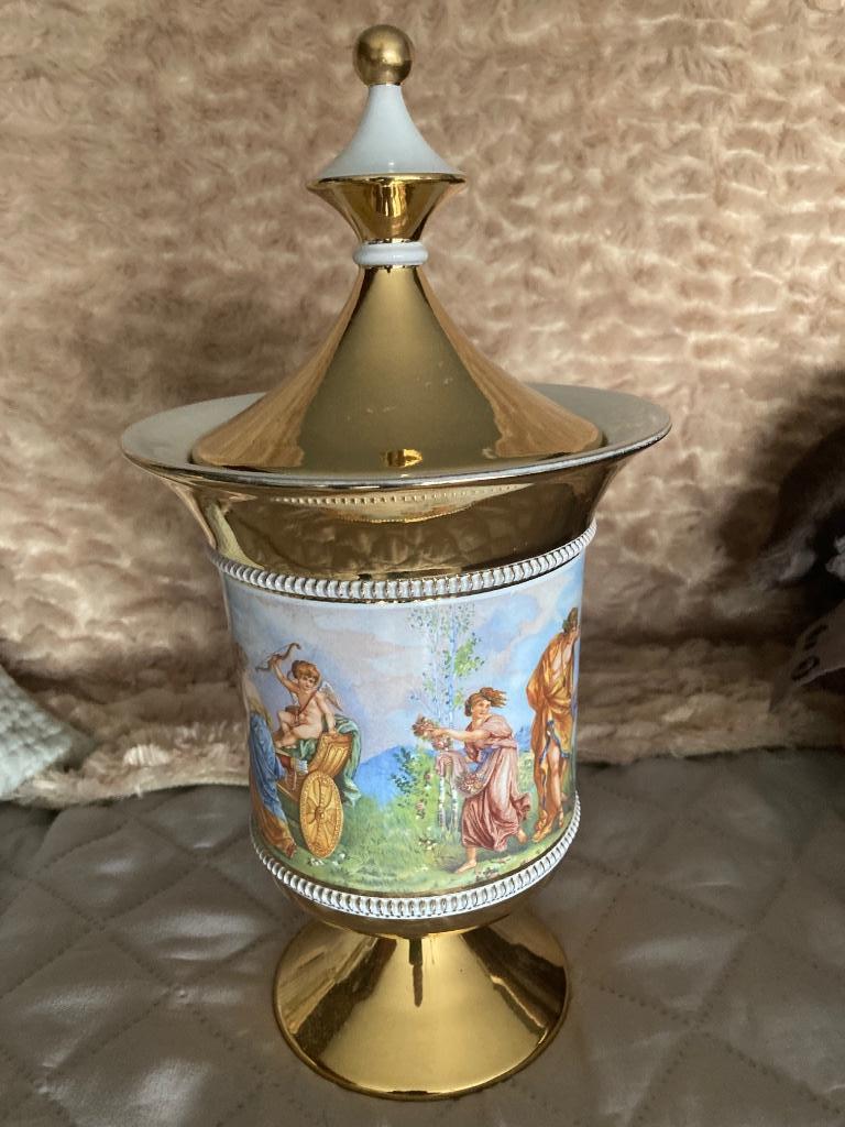 Vaas porcelein handmade Italië Fiorentina., Antiek en Kunst, Ophalen of Verzenden