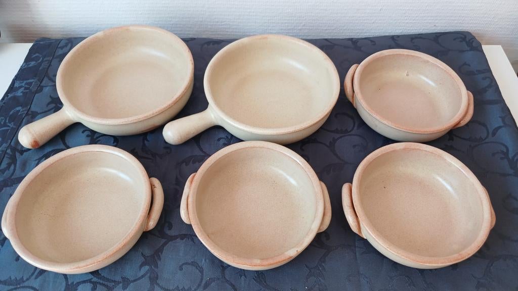 Lot de 6 plats en terre cuite., Enlèvement