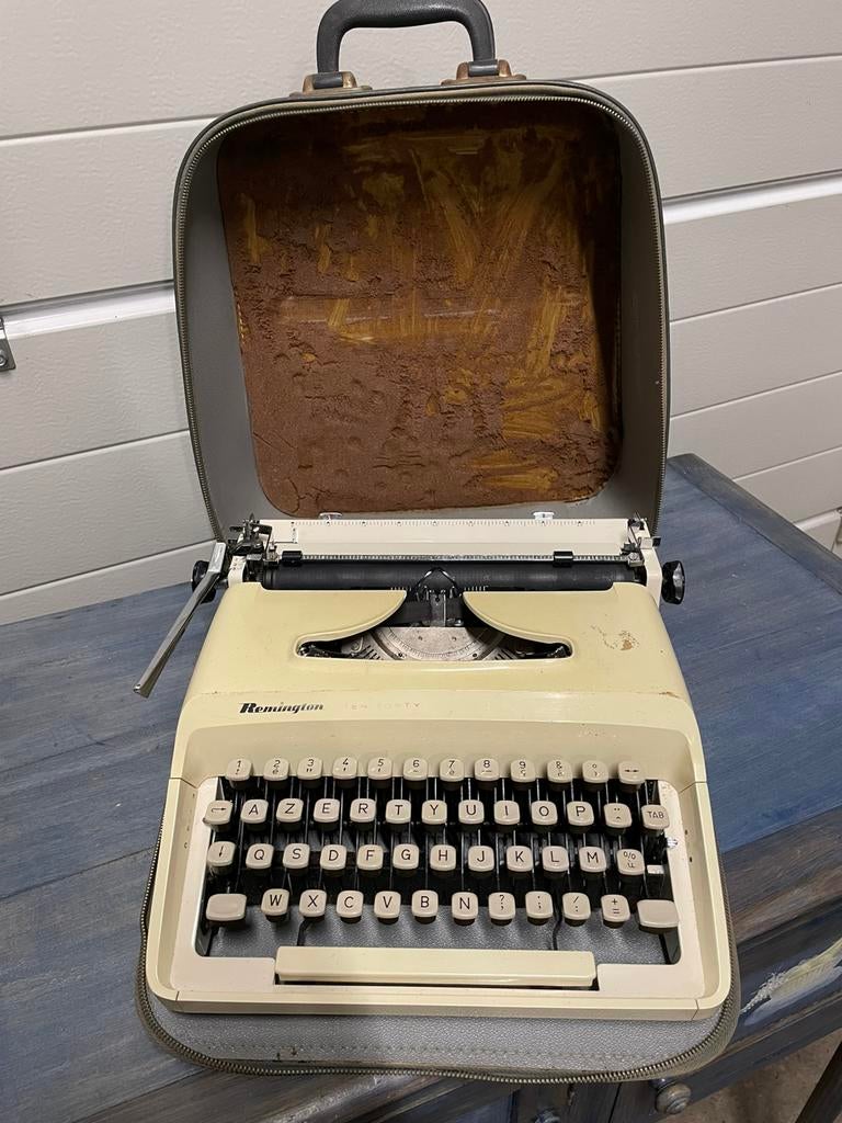 Remington Ten Forty draagbare typemachine, Diversen, Typemachines, Ophalen, Gebruikt