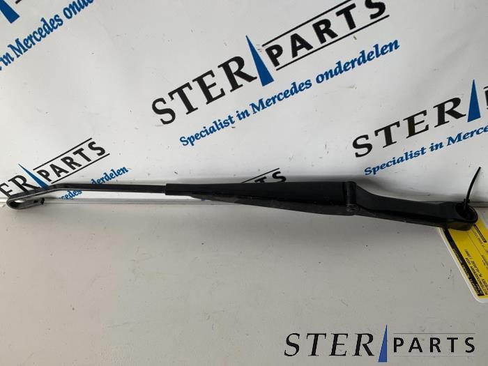 Ruitenwisserarm voor van een Mercedes ML-Klasse, Auto-onderdelen, Ruiten en Toebehoren, Mercedes-Benz, Gebruikt, 3 maanden garantie