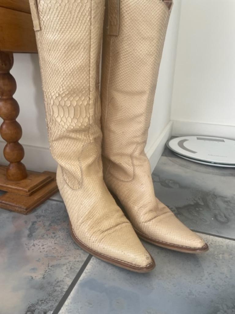 Laarzen Croco cowboy beige M37, Kleding | Dames, Ophalen of Verzenden, Gedragen, Beige