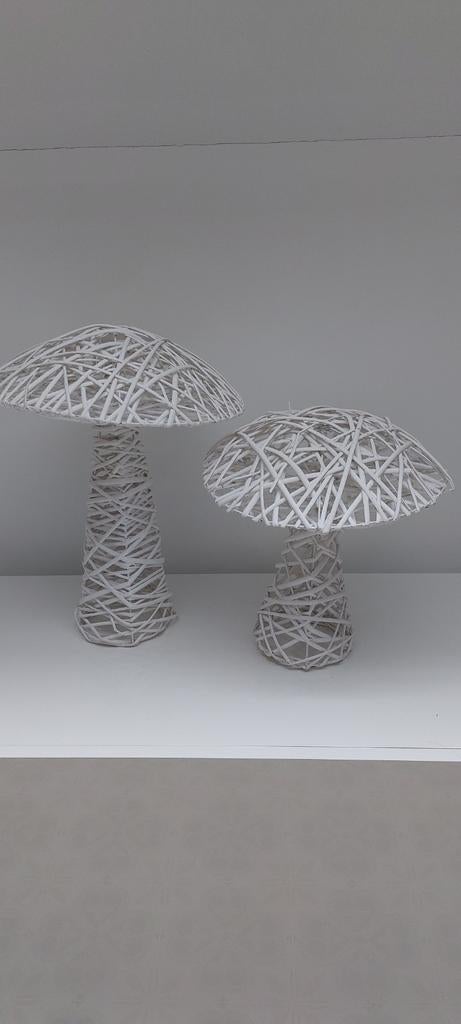 Rieten paddenstoelen, Ophalen