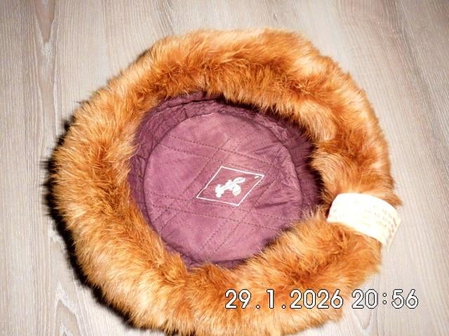 2 CHAPEAUX RUSSES EN FOURRURE « OUSHANKA », Enlèvement, Porté, Bonnet
