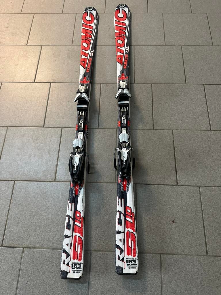 Skis en TRÈS BON  ÉTAT., Ophalen, Zo goed als nieuw, Ski's, Atomic