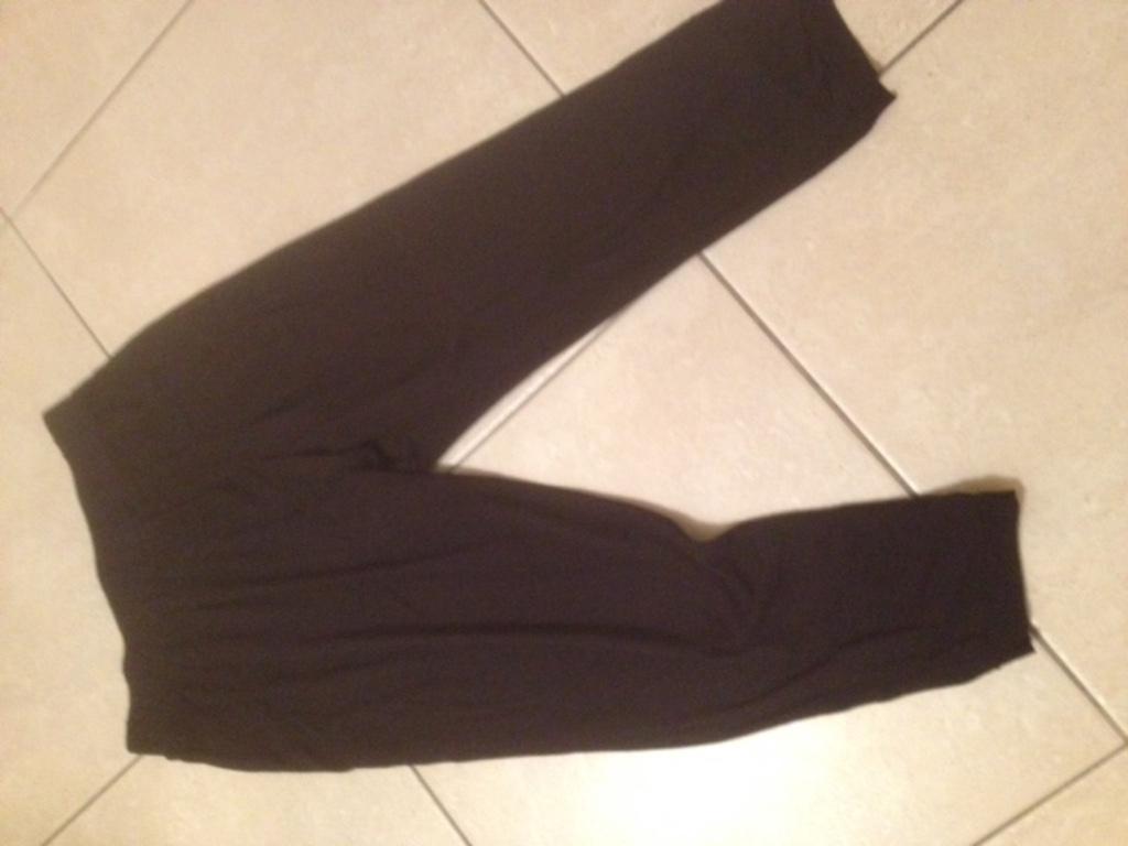 pantacourt noir taille 152, Enlèvement ou Envoi, Comme neuf, Fille