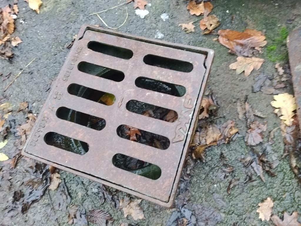 klokput Dyka en rioolrooster, Doe-het-zelf en Bouw, Ophalen, Gebruikt, Overige materialen, Afvoer