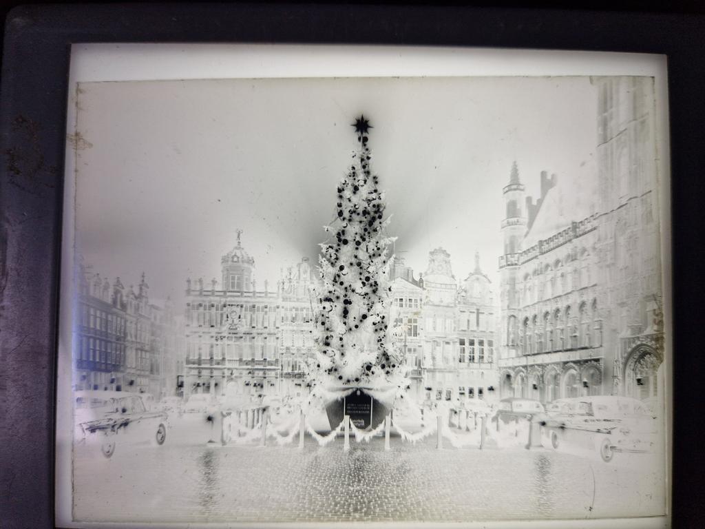 Négatif sur verre, Bruxelles et son sapin de Noël, Antiquités & Art, Enlèvement ou Envoi