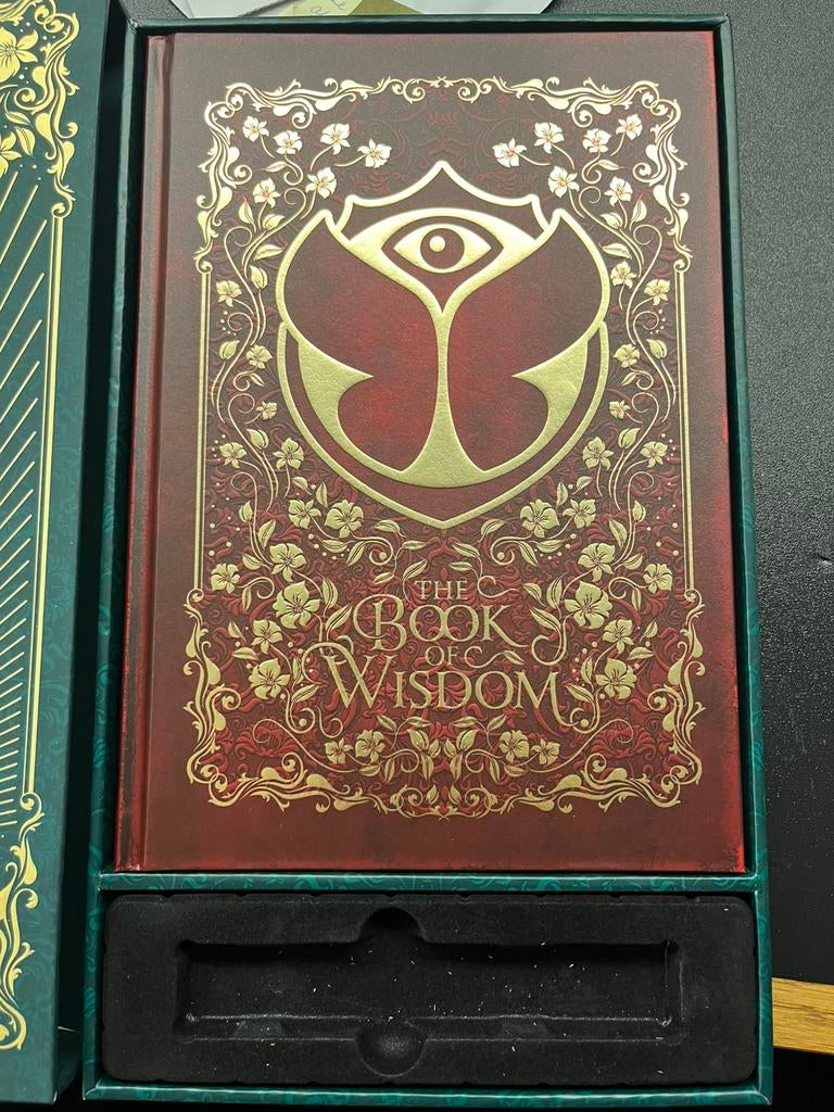 Book of Wisdom Tomorrowland, Ophalen, Zo goed als nieuw