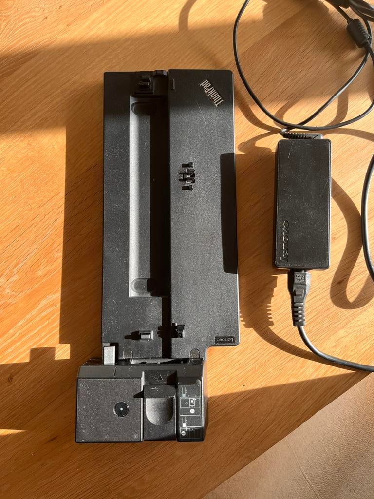 Docking Station Lenovo ThinkPad Pro (model 40AH), Enlèvement, Comme neuf, Station d'accueil, Portable