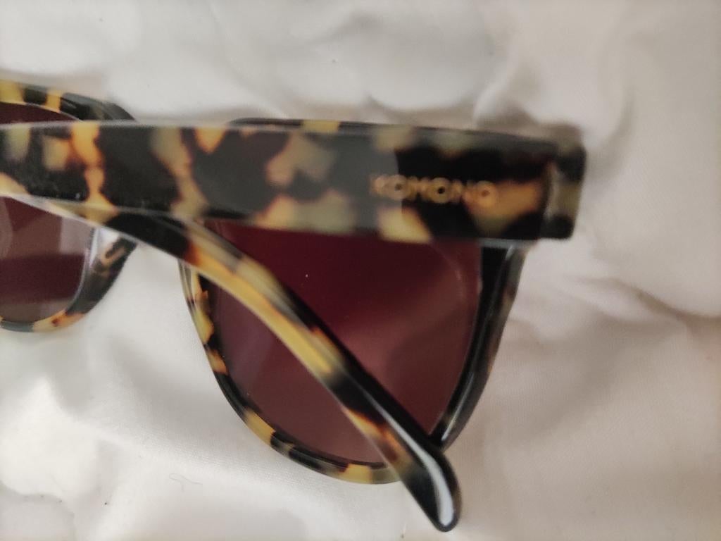 KOMONO classic - brownred shades, Ophalen of Verzenden, Zo goed als nieuw