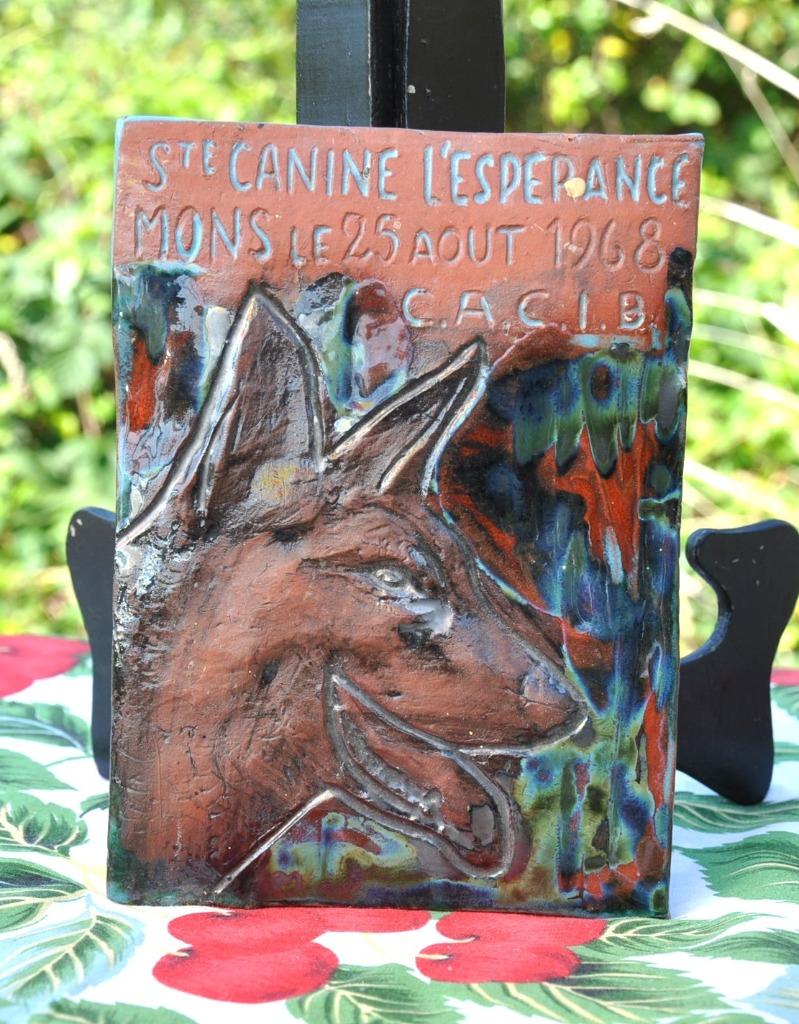 plaque terre cuite sainte canine l'esperance mons, Ophalen of Verzenden