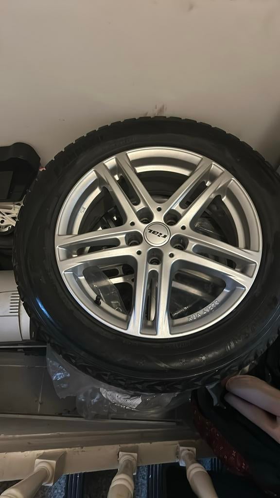 4 Pneus Hiver + Jantes Audi Q3 17’’ – Très Bon État, Autos : Pièces & Accessoires, Pneus hiver, Enlèvement, Pneu(s), 17 pouces