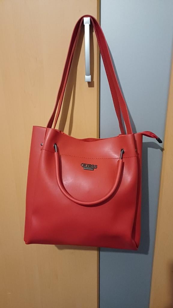Sac Guess rouge, Enlèvement ou Envoi