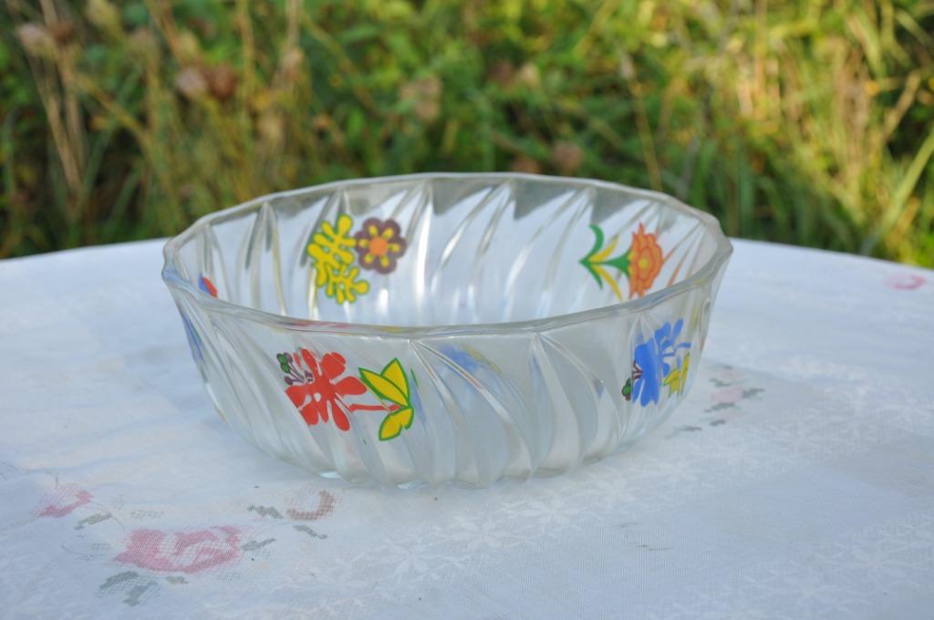saladier en verre fleur stylisée, Enlèvement ou Envoi, Comme neuf, Verre, Récipient(s)