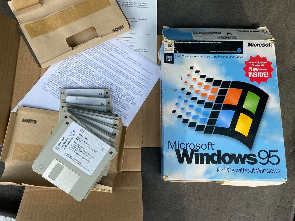 Microsoft Windows 95 diskettes (alle 20 diskettes), Computers en Software, Ophalen of Verzenden, Zo goed als nieuw, Windows
