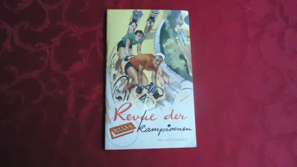 PRENTEN ALBUM   RIZLA REVUE DER KAMPIOENEN WIELRENNEN , Ophalen of Verzenden