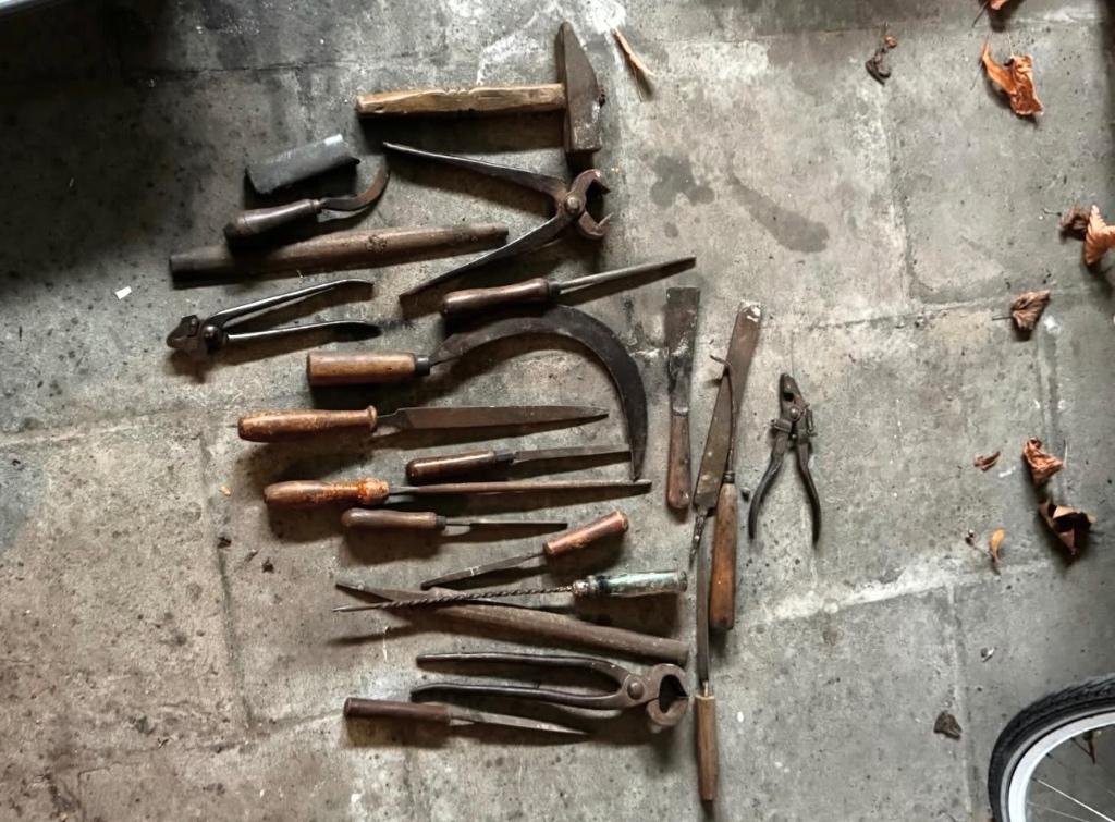 Outils et outils anciens, Enlèvement