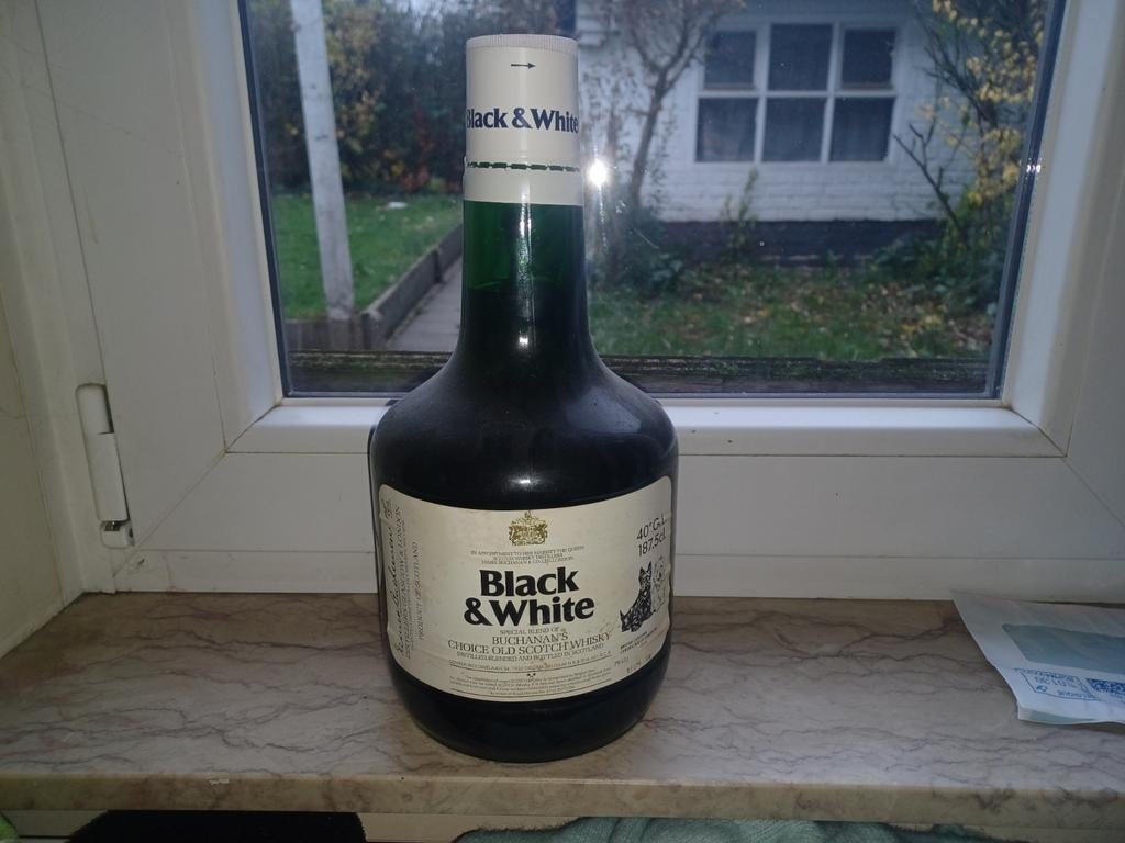 Black & White whiskey, Verzamelen, Ophalen