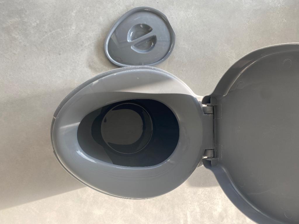 Verplaatsbaar werftoilet, Ophalen, Gebruikt
