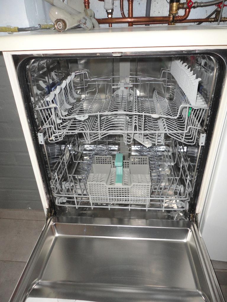 A vendre Lave vaiselle Baucknet, Ophalen, Zo goed als nieuw, Tussenbouw