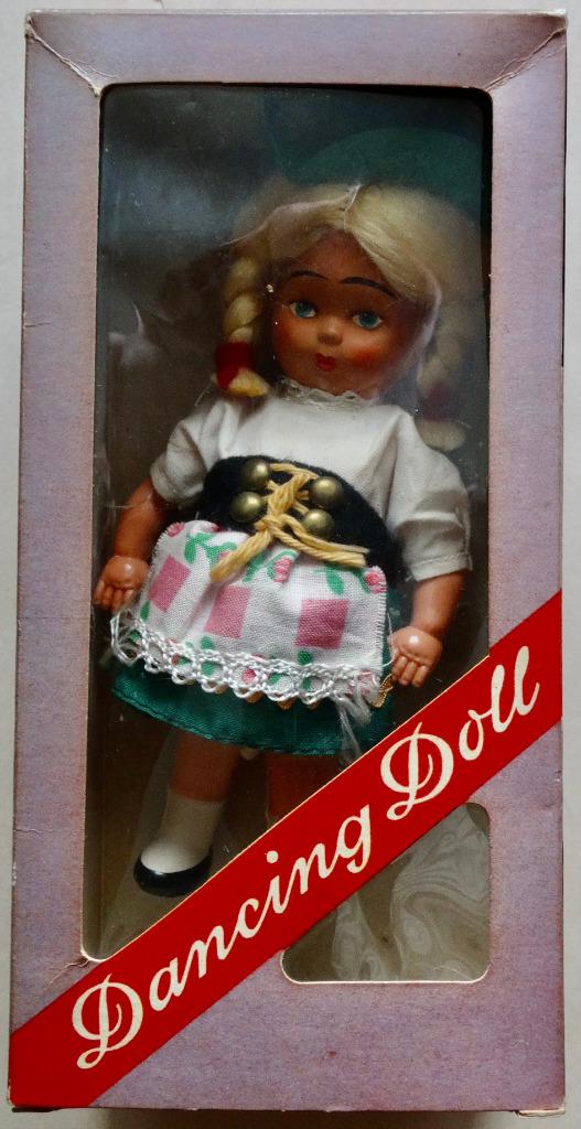 DANCING DOLL SWEETHEART Gemaakt in West-Duitsland, Verzamelen, Poppen, Ophalen of Verzenden, Nieuw, Babypop