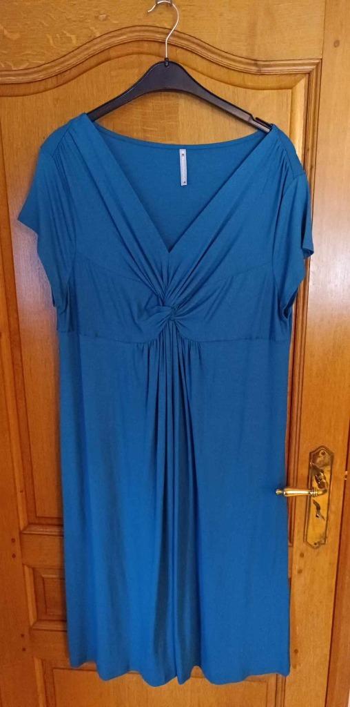 AV BELLE ROBE BLEU NEUF  ., Enlèvement, Neuf, Taille 46/48 (XL) ou plus grande, Bleu