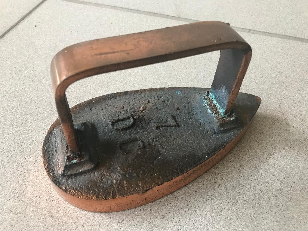 Vintage strijkijzer, Antiek en Kunst, Curiosa en Brocante, Ophalen of Verzenden
