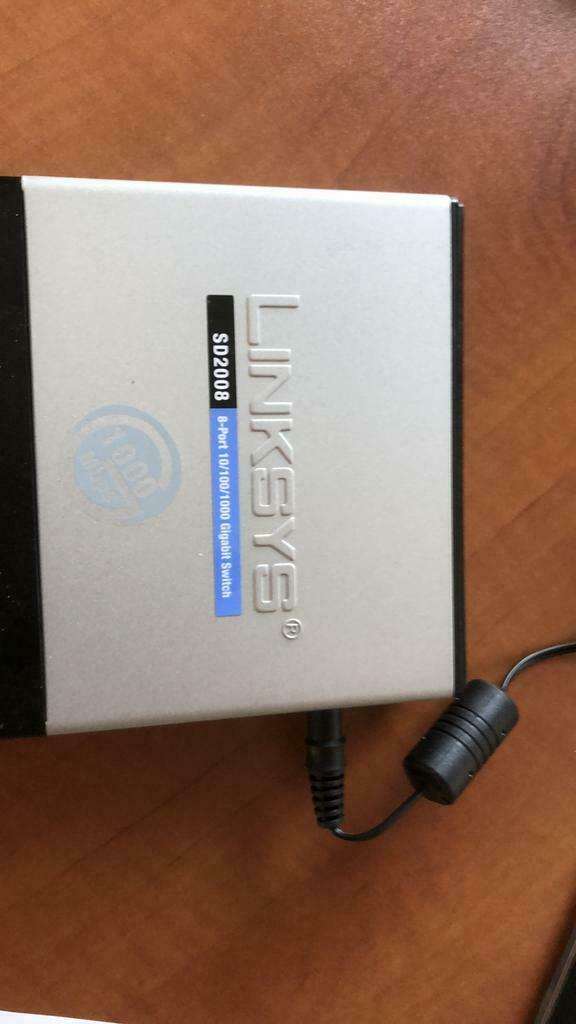 Linksys SD2008 8-Port 10/100/1000 Gigabit Switch, Computers en Software, Netwerk switches, Ophalen of Verzenden, Zo goed als nieuw