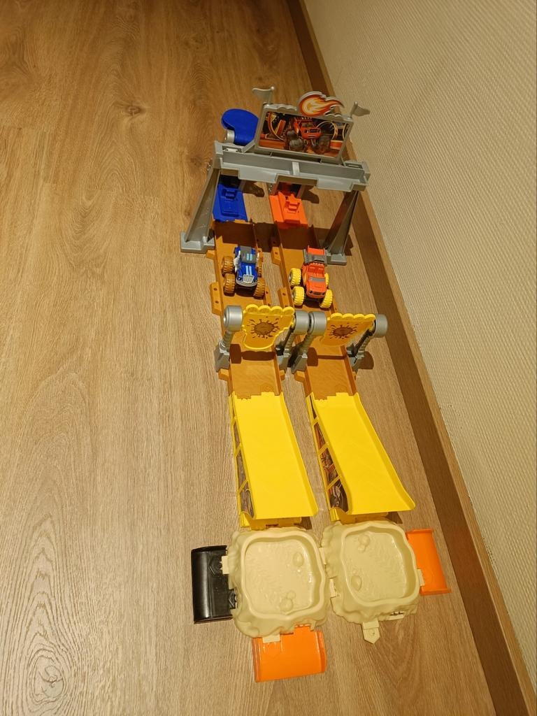 Blaze en de monsterwielen modderbaanraceset., Kinderen en Baby's, Ophalen