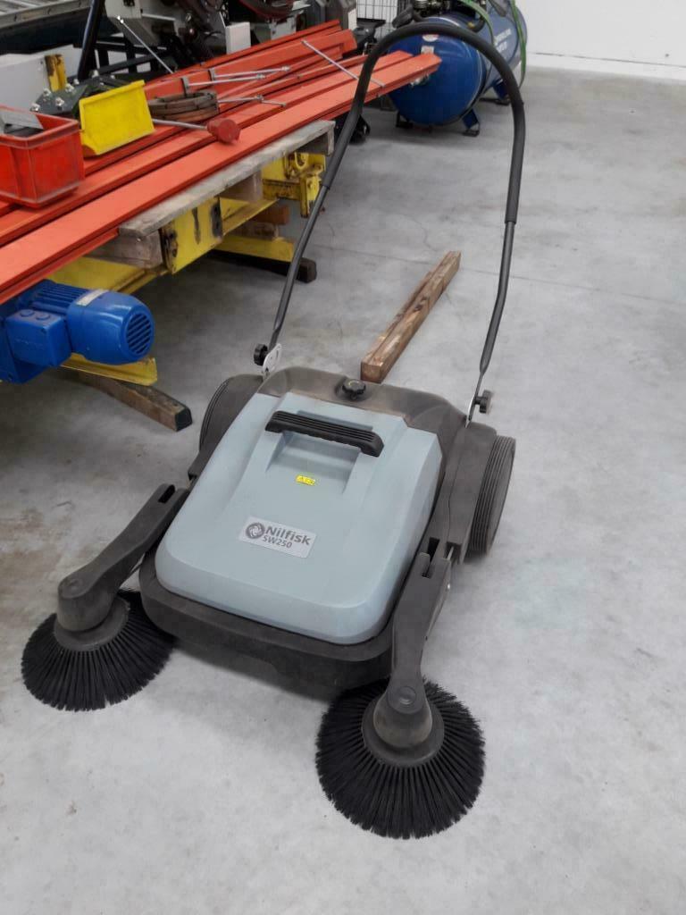 veegmachine, Zakelijke goederen, Ophalen