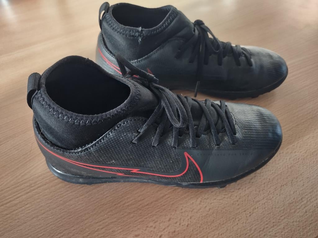 zwarte voetbalschoenen met kous - Nike - maat 33, Ophalen, Zo goed als nieuw, Nike, Jongen of Meisje