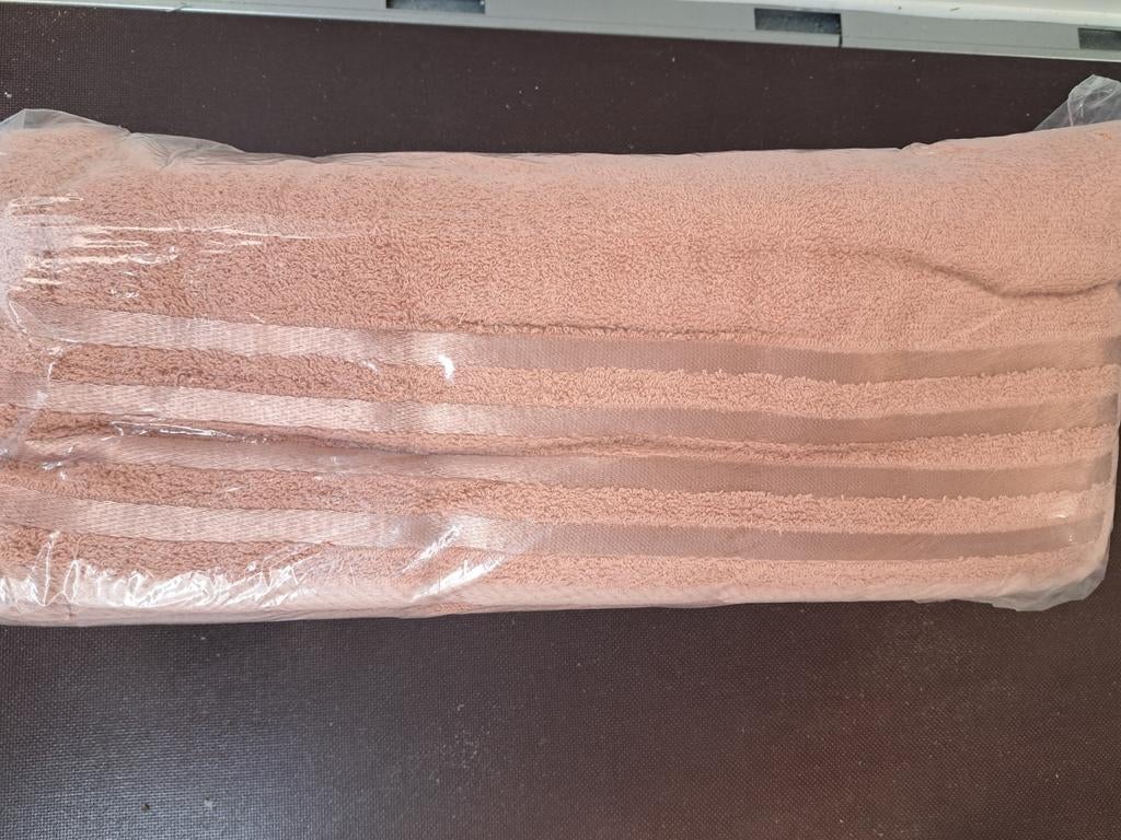 Nieuwe handoeken 50 cm op 90 cm, Ophalen of Verzenden, Nieuw